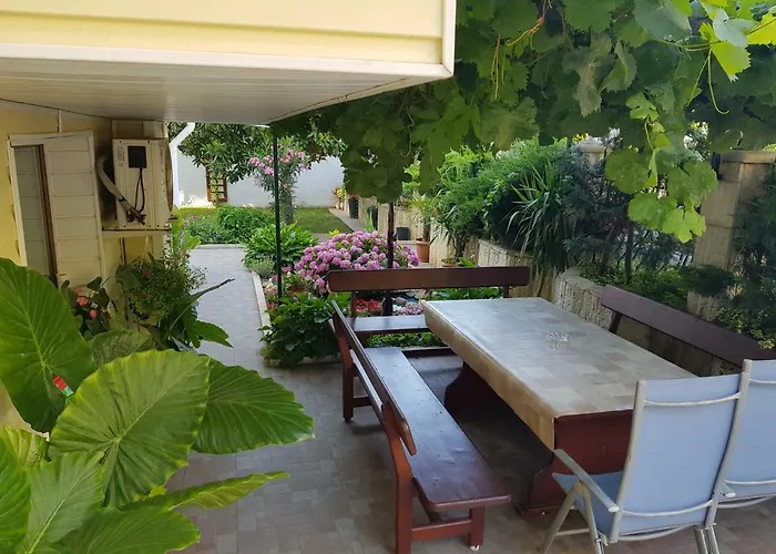 Vladimirov 2* Πριμόρσκο